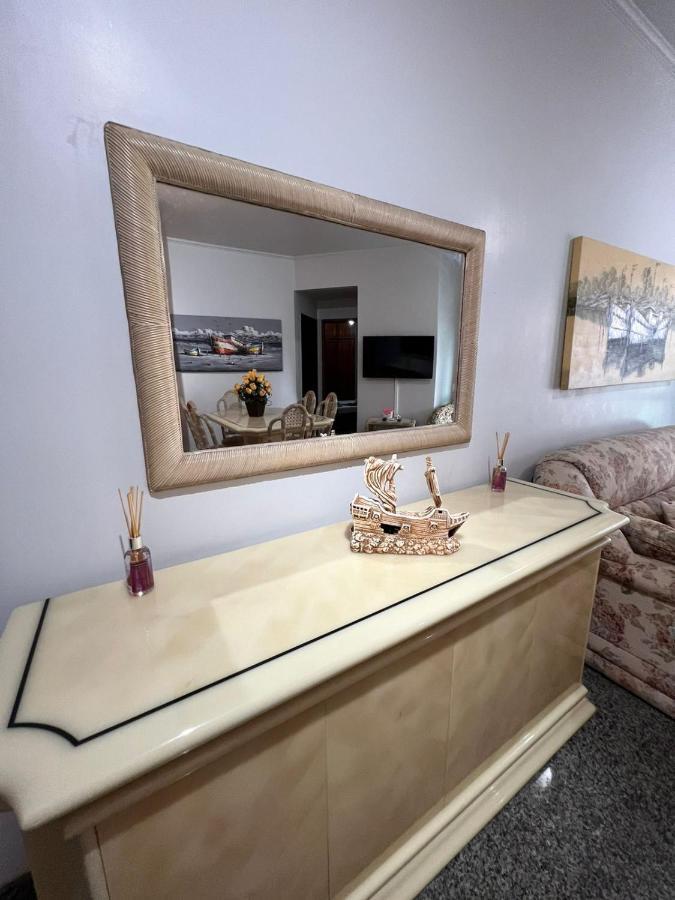 Apartamento No Guaruja Enseada A Beira Mar, Otima Localidade E Com Ar Condicionado Exterior foto